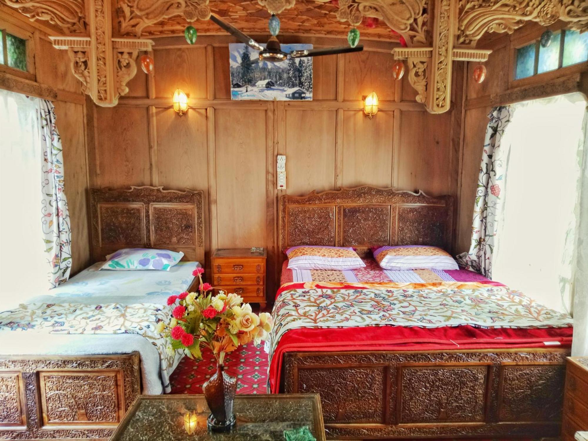 New Bul Bul Group Of Houseboats Srinagar Hotel Durgjan Luaran gambar