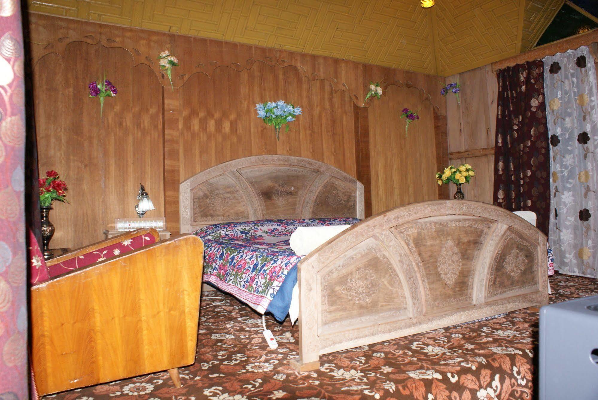 New Bul Bul Group Of Houseboats Srinagar Hotel Durgjan Luaran gambar
