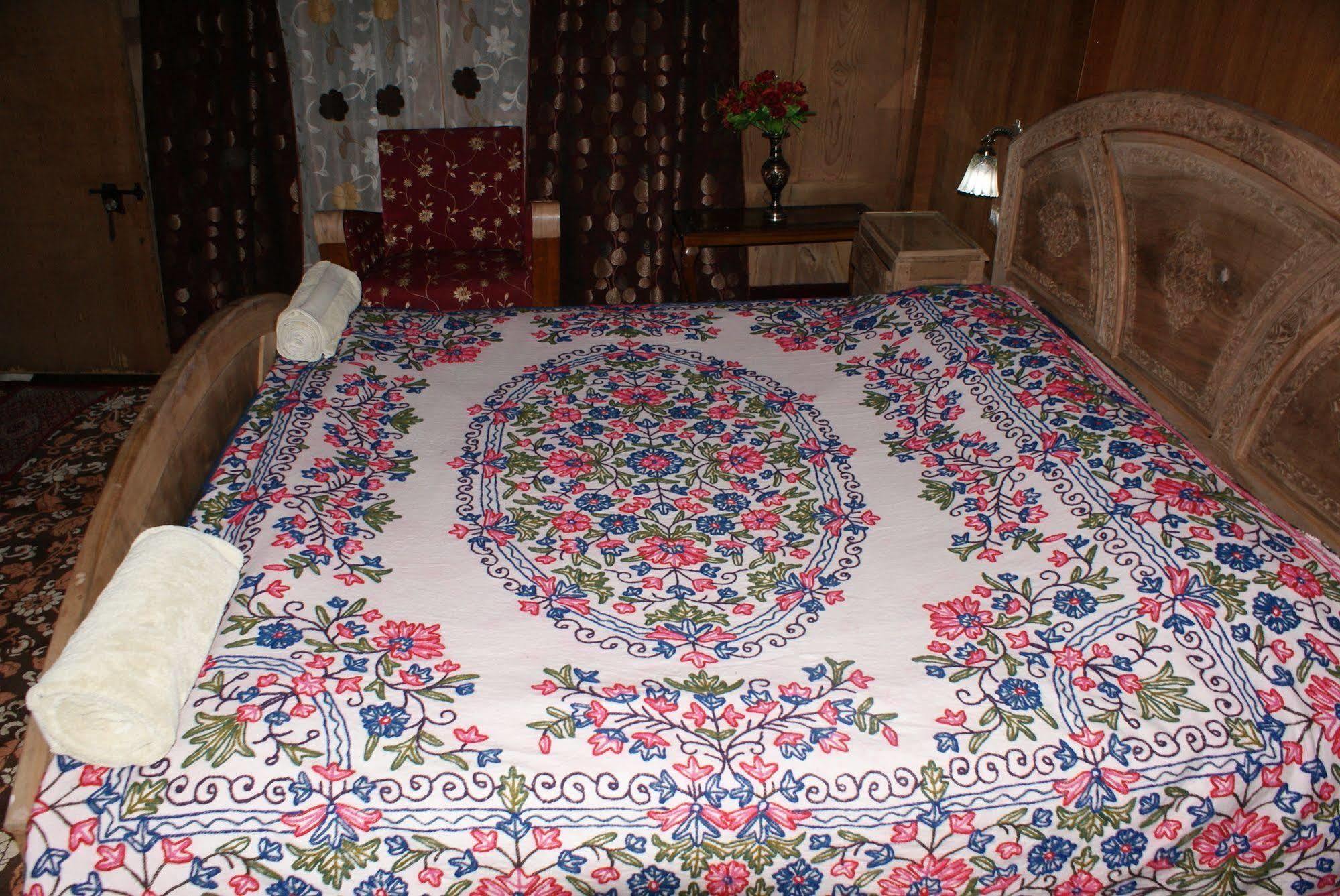 New Bul Bul Group Of Houseboats Srinagar Hotel Durgjan Luaran gambar